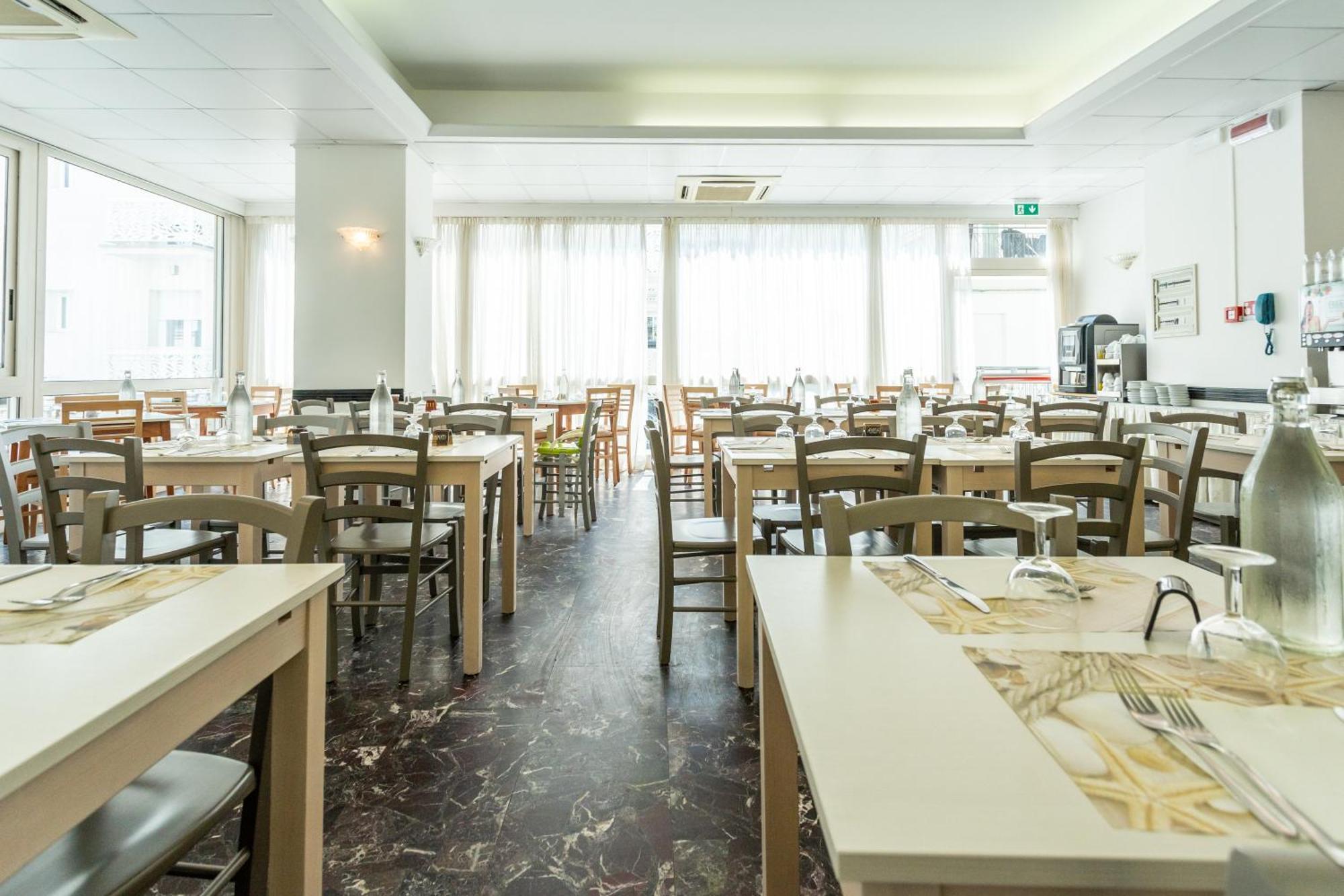 Hotel Aiglon Rimini Luaran gambar